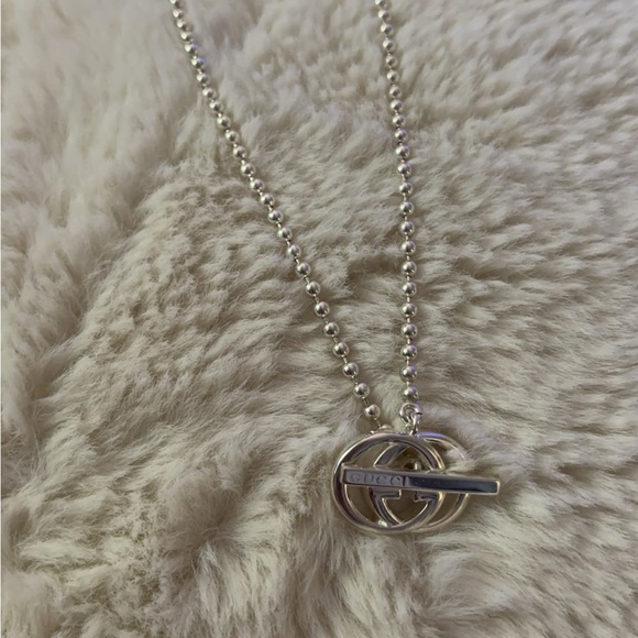 Beautiful Brand New with Tags Gucci Necklace- toggle. It's like a choker. - Picture 10 of 12